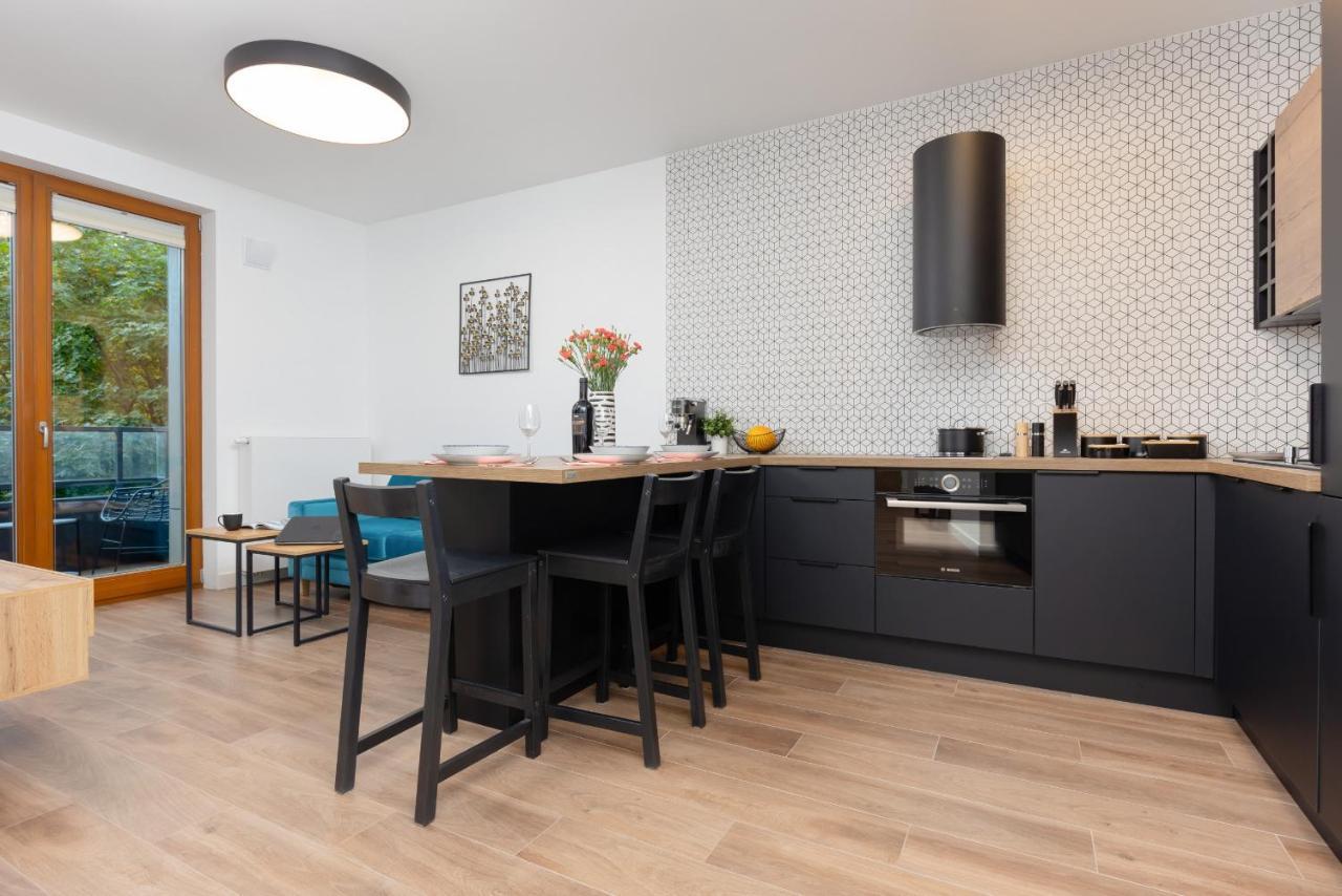 Srodmiescie Warsaw Muranow Apartments With Parking By Noclegi Renters المظهر الخارجي الصورة