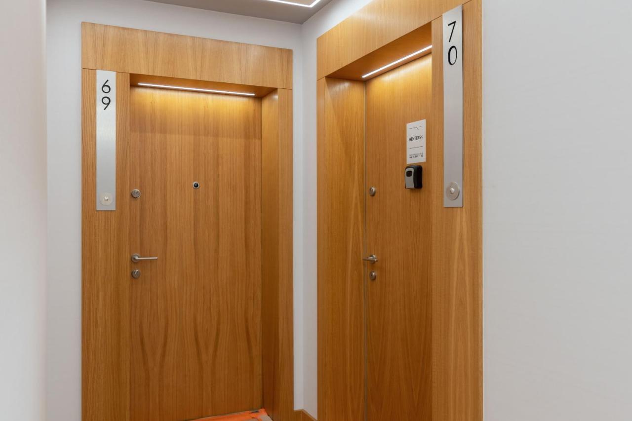 Srodmiescie Warsaw Muranow Apartments With Parking By Noclegi Renters المظهر الخارجي الصورة