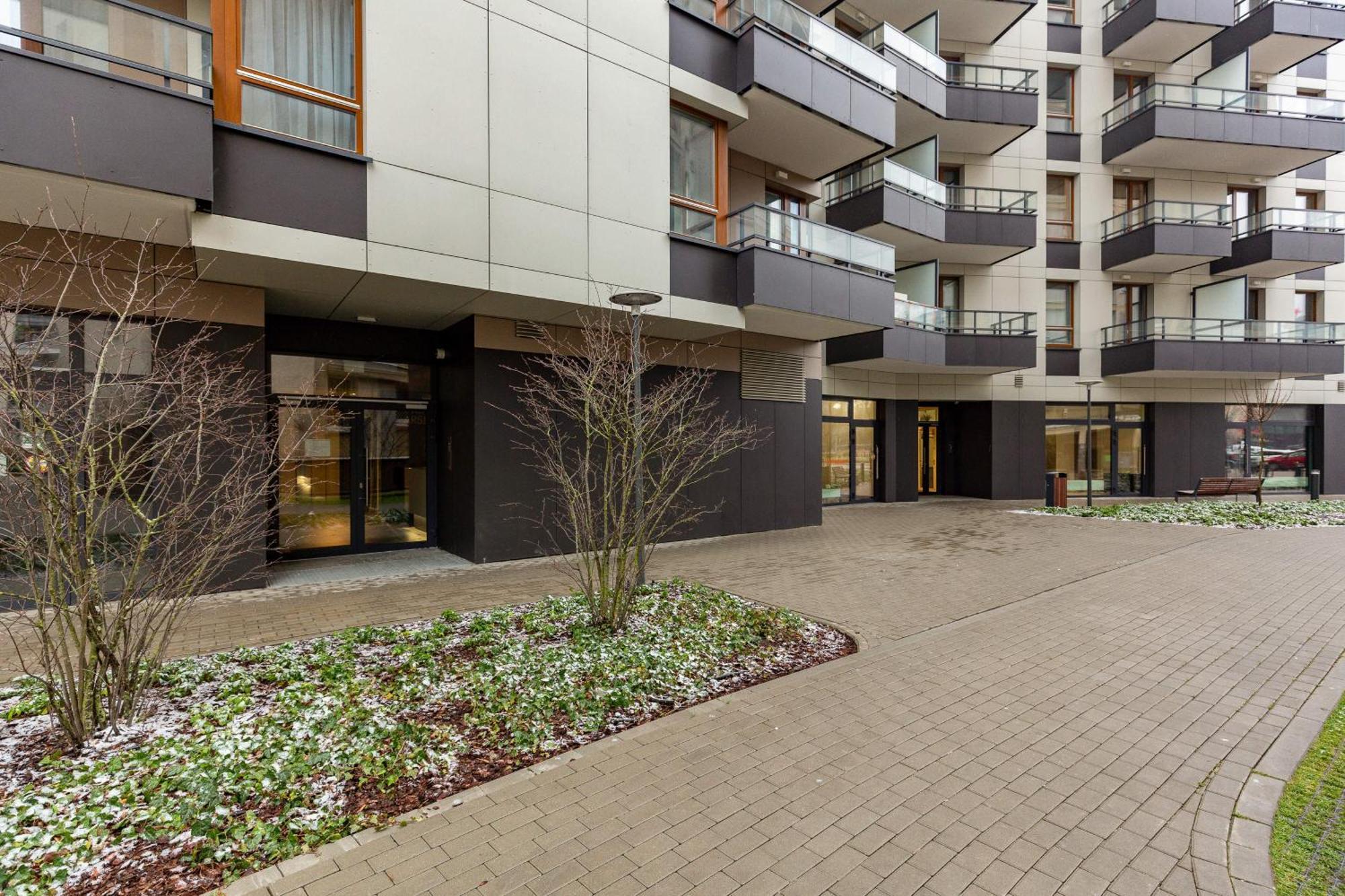 Srodmiescie Warsaw Muranow Apartments With Parking By Noclegi Renters المظهر الخارجي الصورة